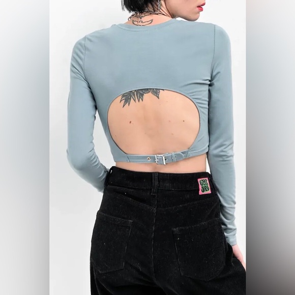 NWOT Zine Havanna Lead Buckle Long Sleeve Crop Tee - Size L - Picture 2 of 7